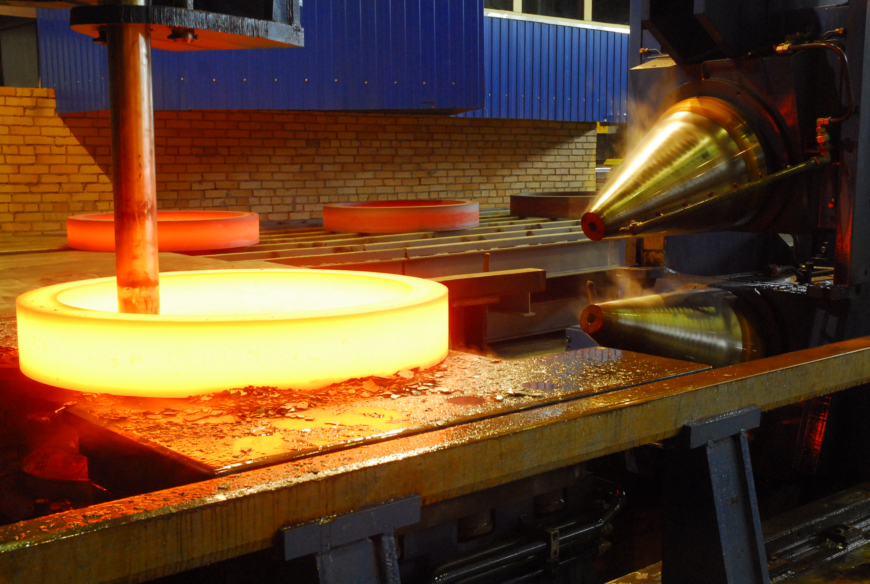 «Уралкуз» провел экскурсию для школьников и студентов