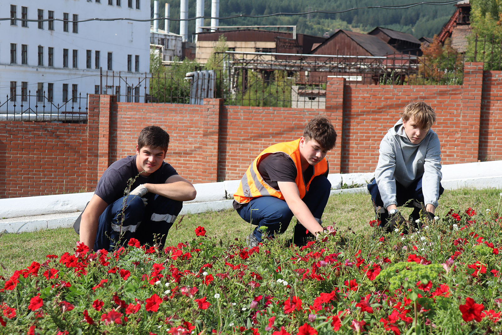 На БМК завершилась программа летней занятости для старшеклассников