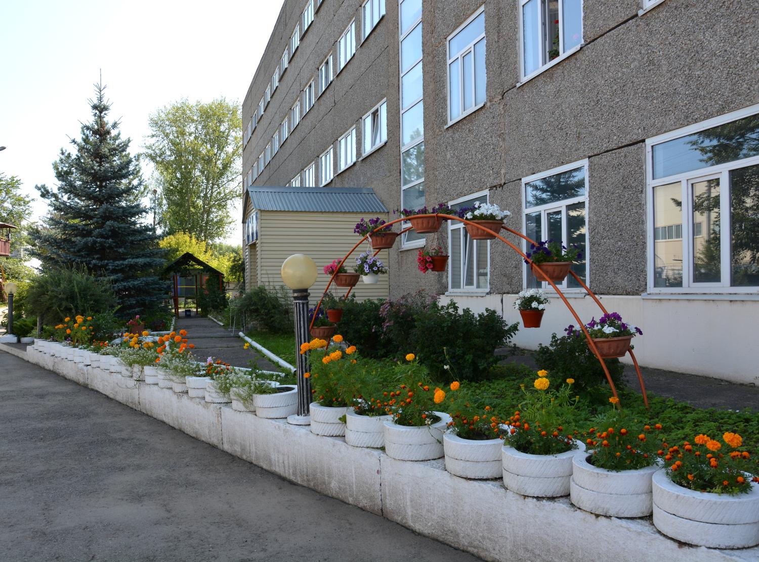 Завод «Ижсталь» украсил территорию в честь 265-летия