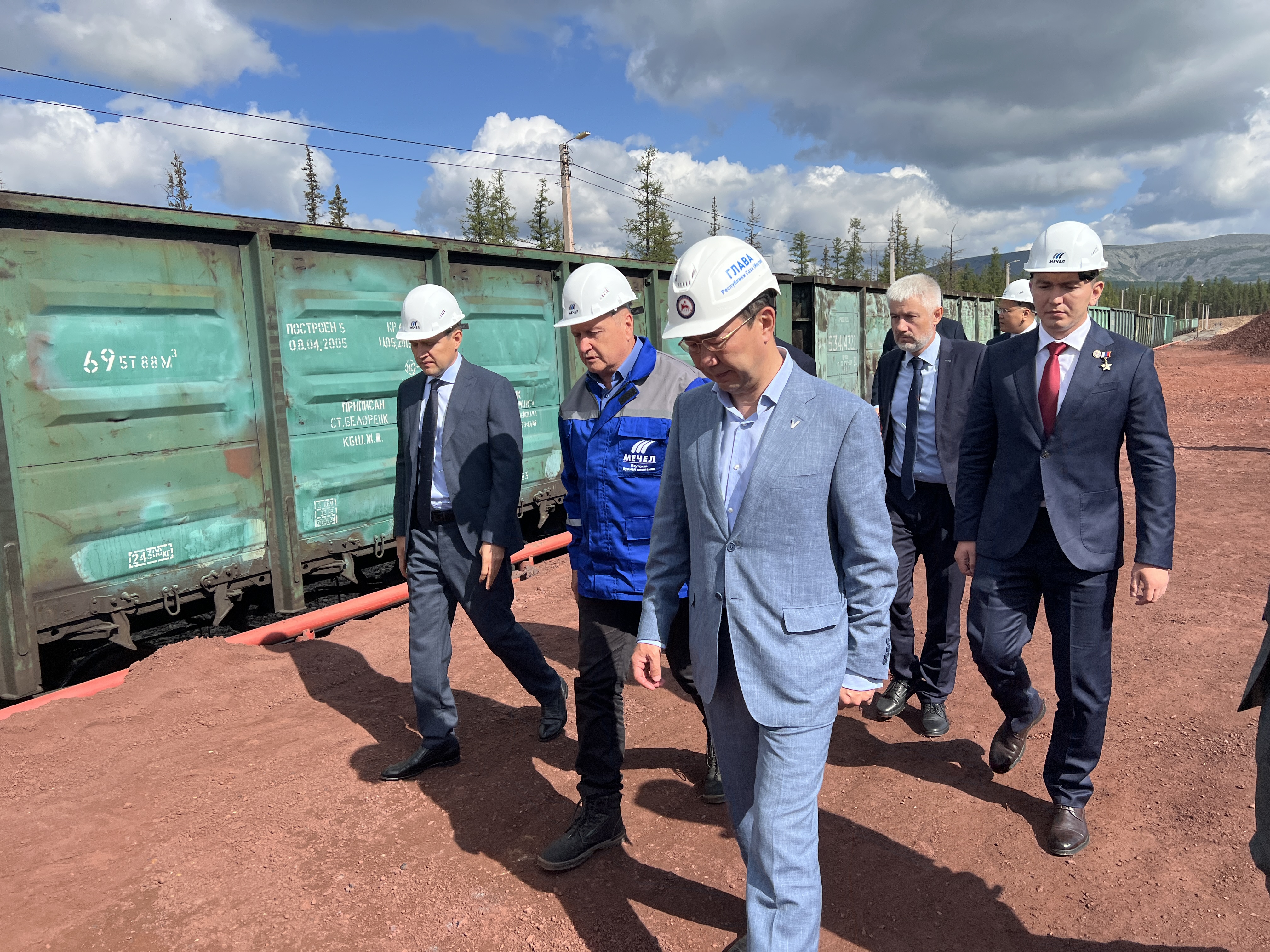 Глава Якутии Айсен Николаев посетил «Якутскую рудную компанию»