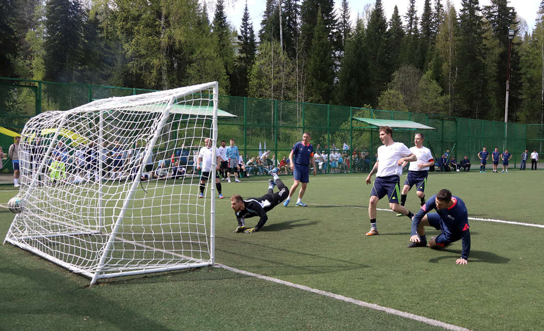 «Южный Кузбасс» победил в отборочных играх по мини-футболу «Мечела»