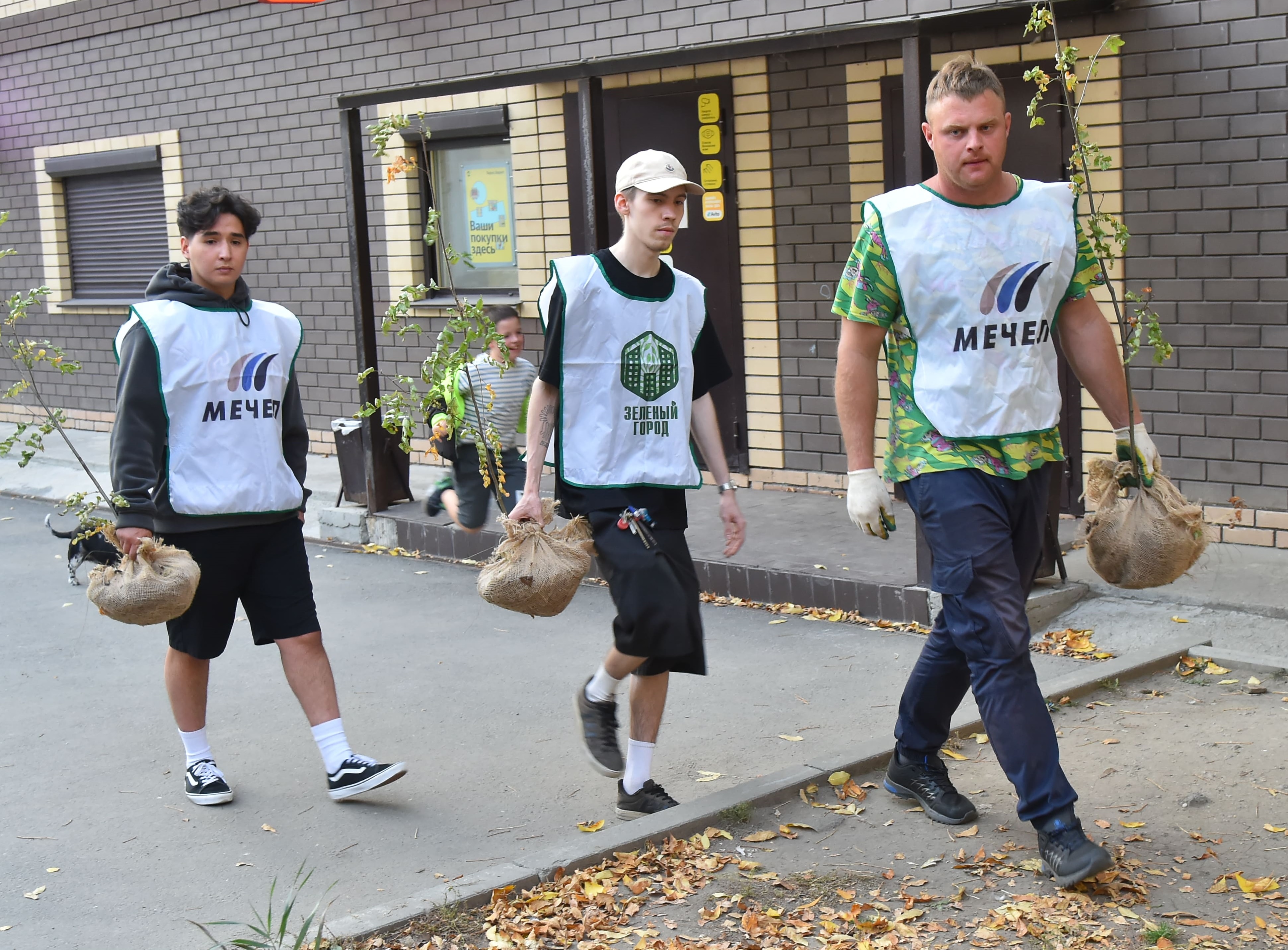 ЧМК завершил акцию по благоустройству в Металлургическом районе Челябинска