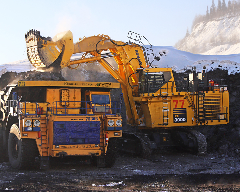 Первый в этом году новый экскаватор запущен на «Южном Кузбассе»